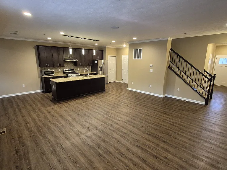 605 Alessia Ct — Photo 6