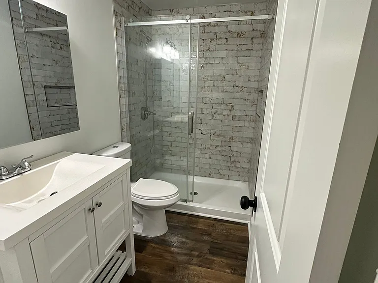 319 Devonwood Ct — Photo 3