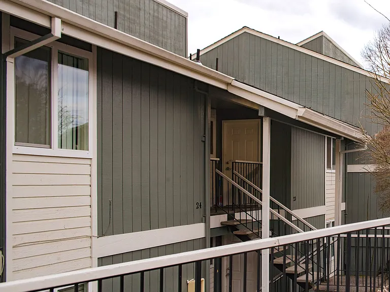 MeadowBrook Apartments — Photo 6