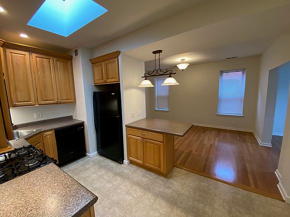 4th image of 3838 Shenandoah Ave #A