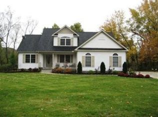 5248 Greenbriar Ln, Madison, OH 44057