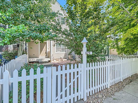 5th image of 679 Snowberry St