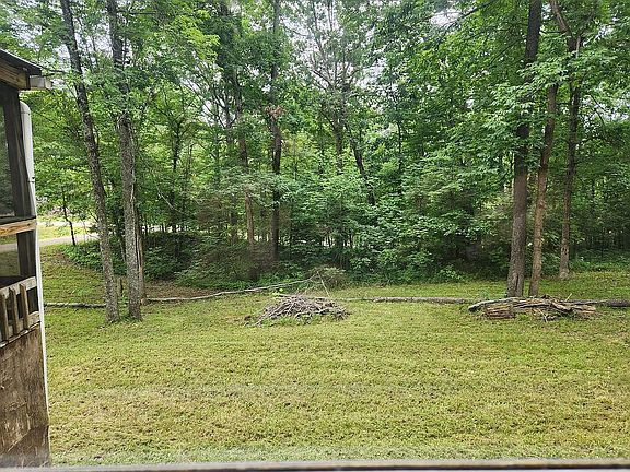5th image of 105 Tulip Ln