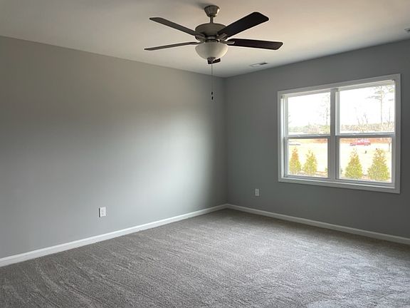 4th image of 252 Gretzky Pkwy