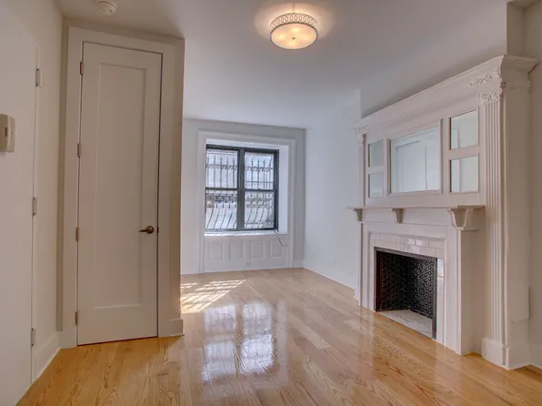 47 West 90th Street image 1 of 5