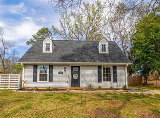135 Ashdown Dr, Simpsonville, SC 29680