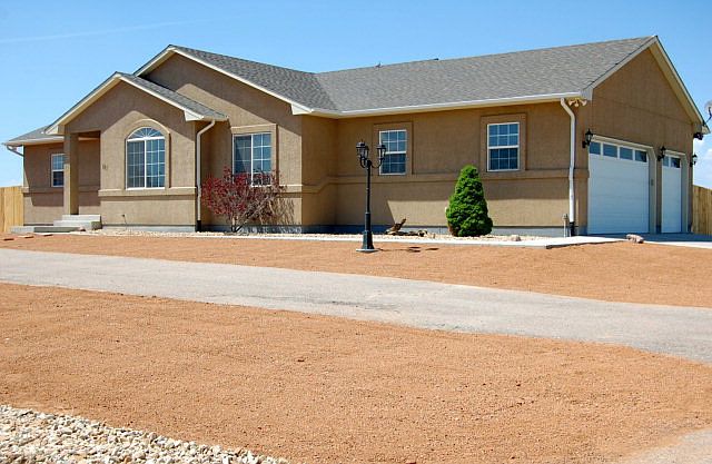 1st image of 611 E Woodleaf Dr