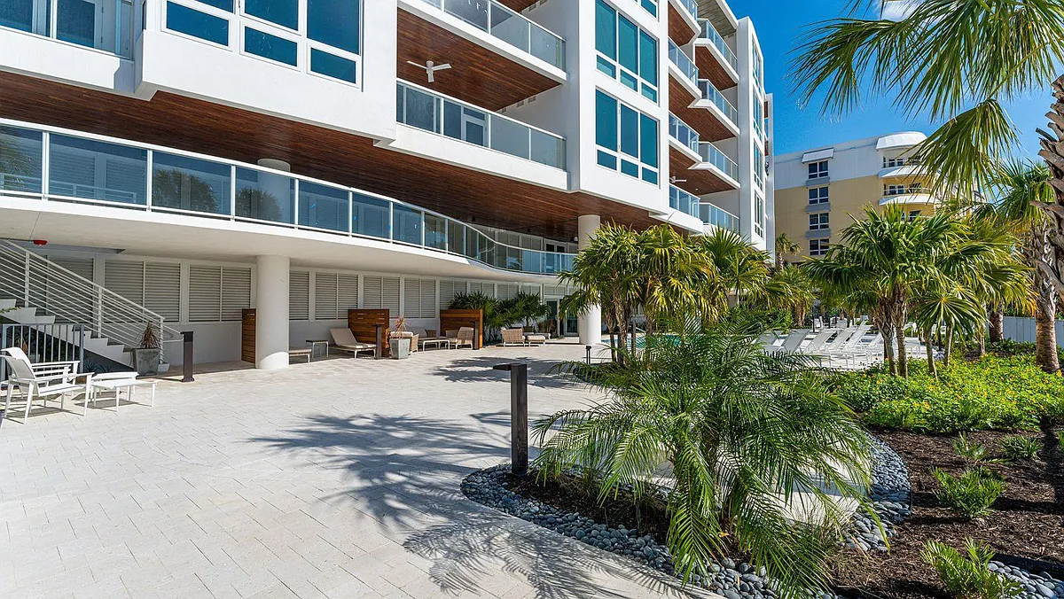 Building Photo - 1035 Seaside Dr #406