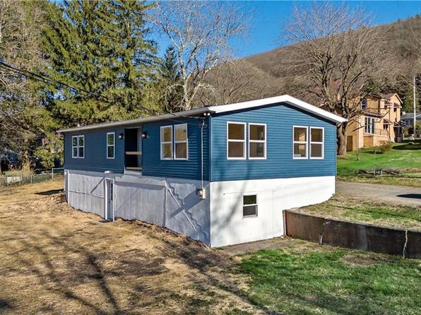 33 S Tippetts Rd, Nesquehoning, PA 18240