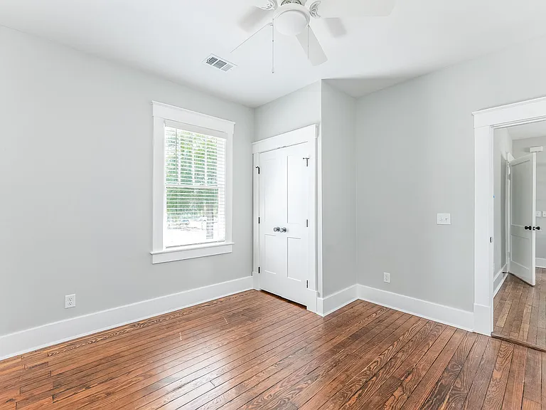 114 W Anderson St #B — Photo 4