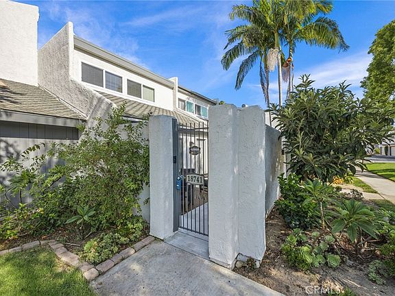 2nd image of 18741 Applewood Cir
