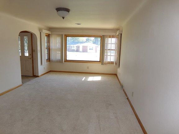 2nd image of 1311 W B St
