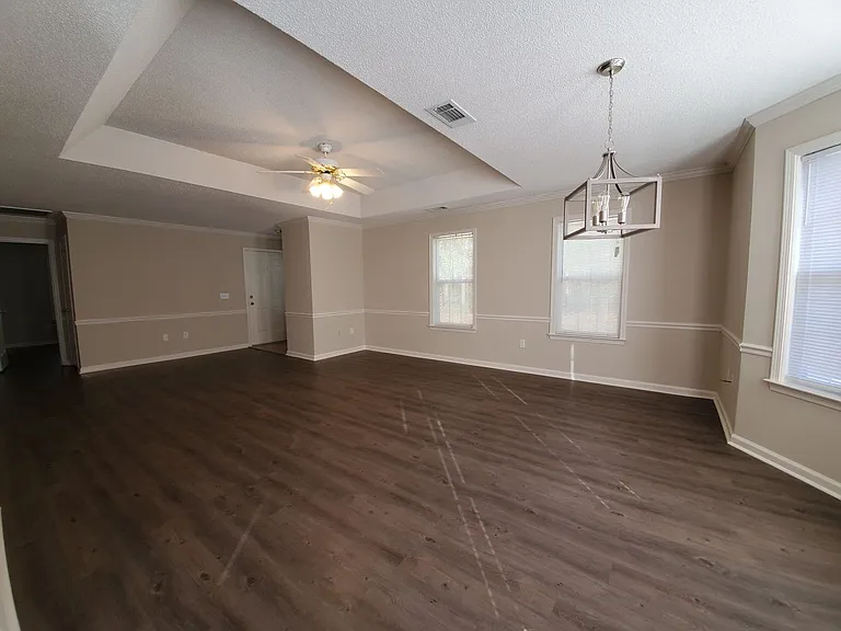 900 Country Club Rd — Photo 10