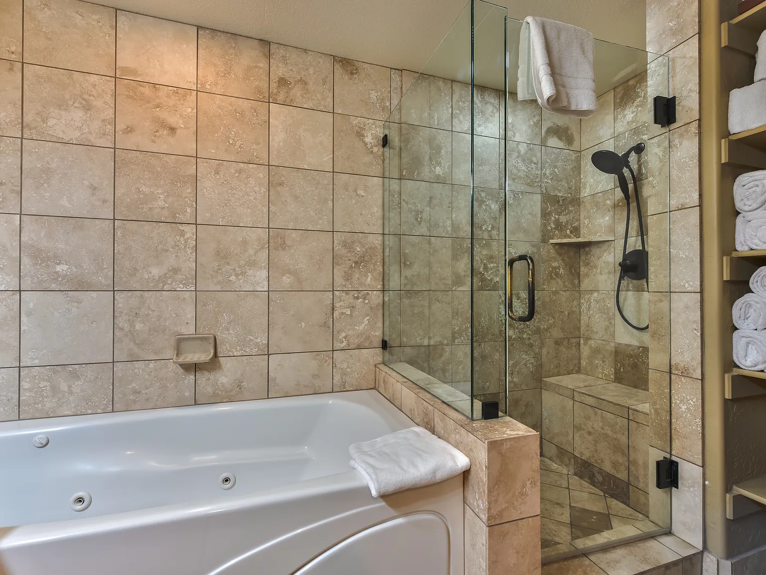 2669 Canyons Resort Dr — Photo 4