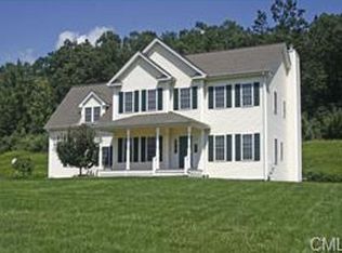 16 Quarry Ridge Rd, Sandy Hook, CT 06482