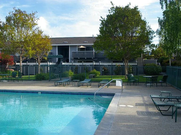 Village Green Apartments — Photo 8