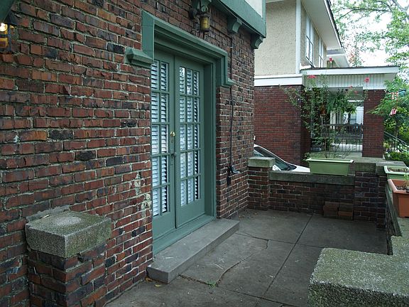 2nd image of 220 N McLean Blvd APT 2