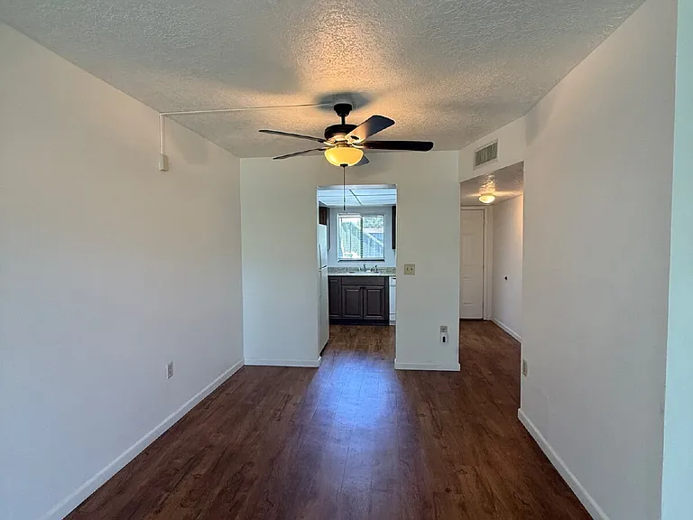 1566 University Ln #905 — Photo 3
