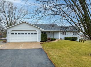 1506 Brett St, Cedar Rapids, IA 52405