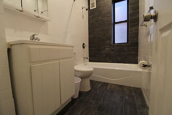 Rented by Bruma Realty LLC | media 15