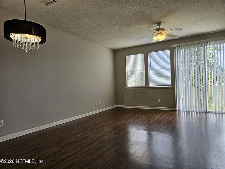 2334 Sunset Bluff Dr — Photo 6