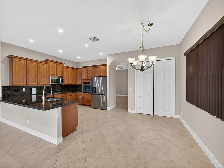 12054 Aviles Circle Palm — Photo 12