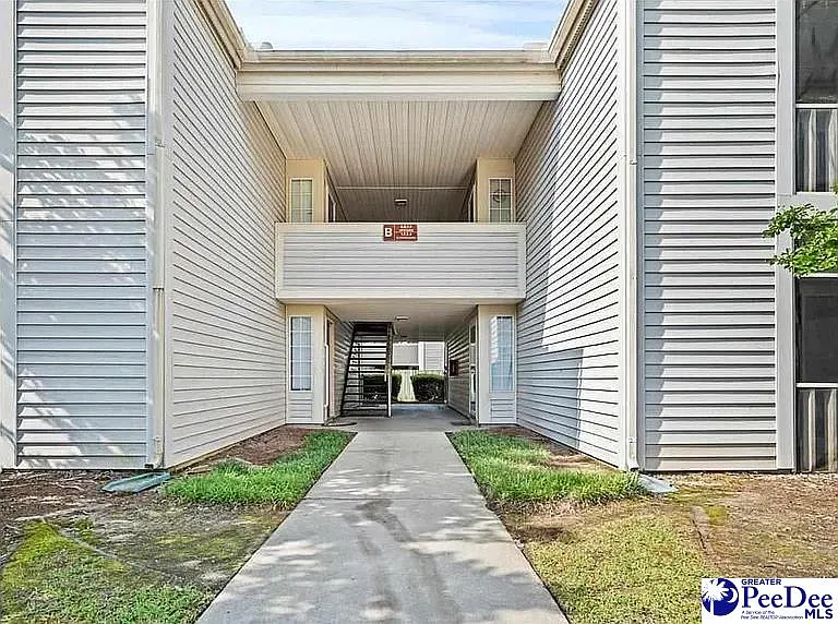 701 Coventry Ln — Photo 29