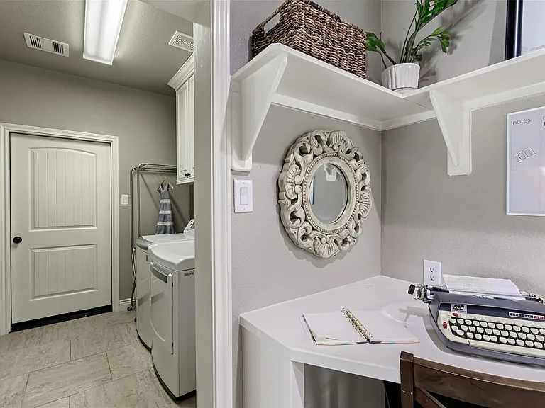 11939 Sagittarius Dr E — Photo 25