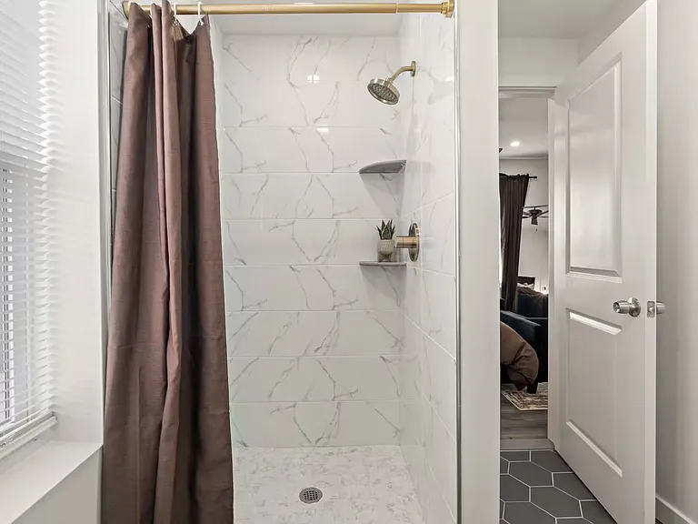 2701 Poplar St #2 — Photo 16