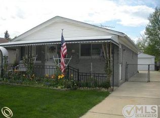 25838 Reeck Rd, Woodhaven, MI 48183