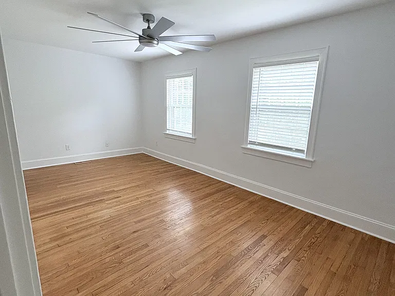 2807 Ashland St — Photo 15
