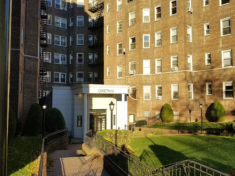 1 74th St #3G — Photo 25