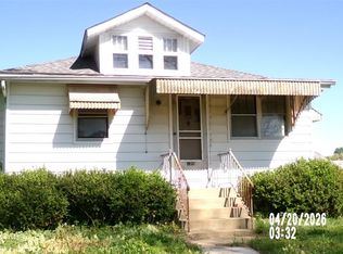120 N 46th St, Belleville, IL 62226