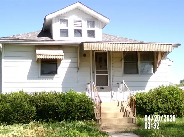 120 N 46th St, Belleville, IL 62226