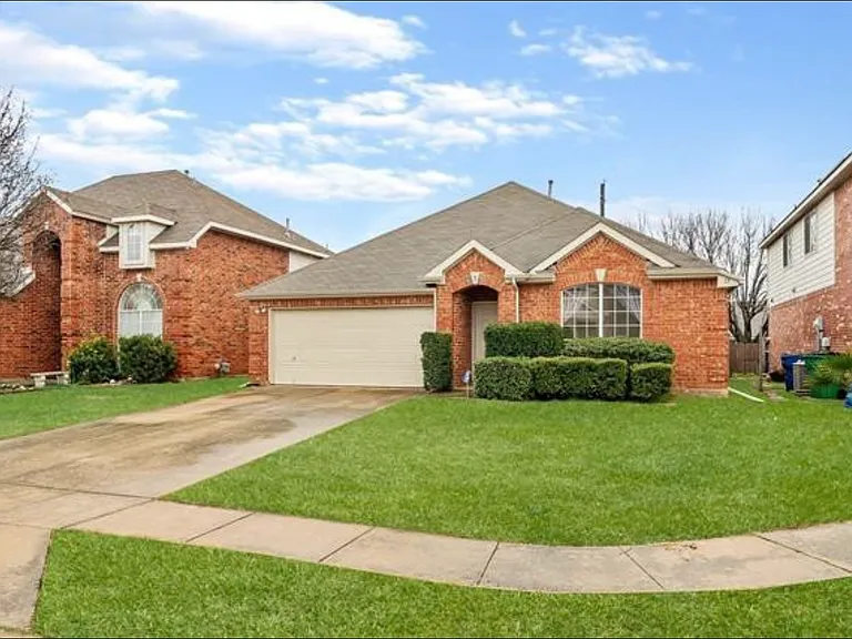 913 Soccer Dr — Photo 1