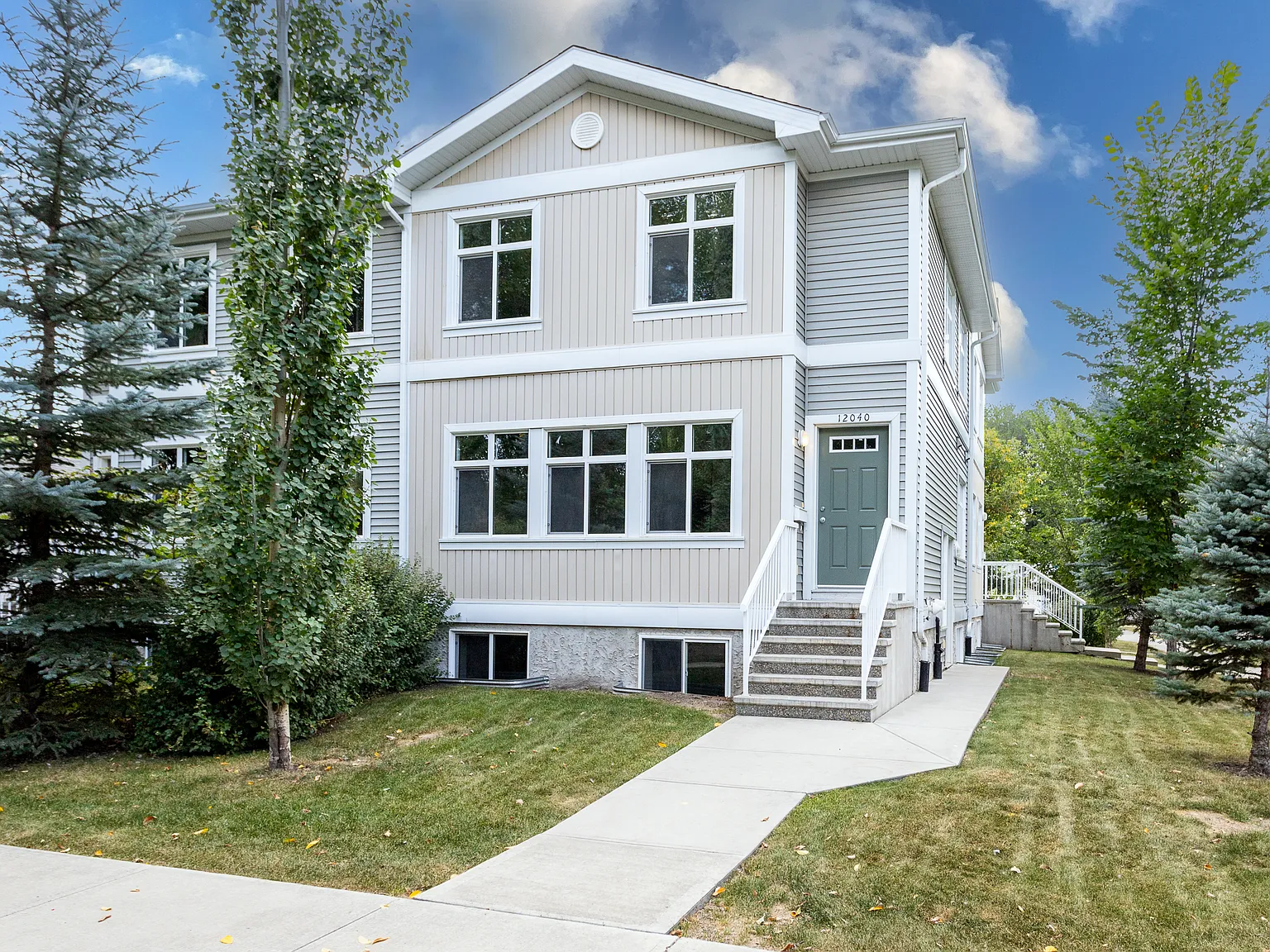 3 Bed and 1 Bed Units in Montrose For Rent — Photo 4