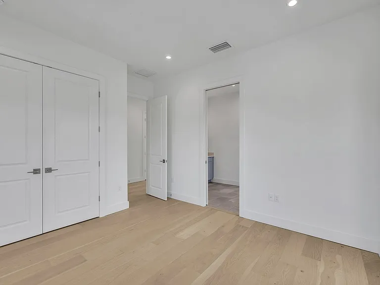 501 W Canton Ave — Photo 18