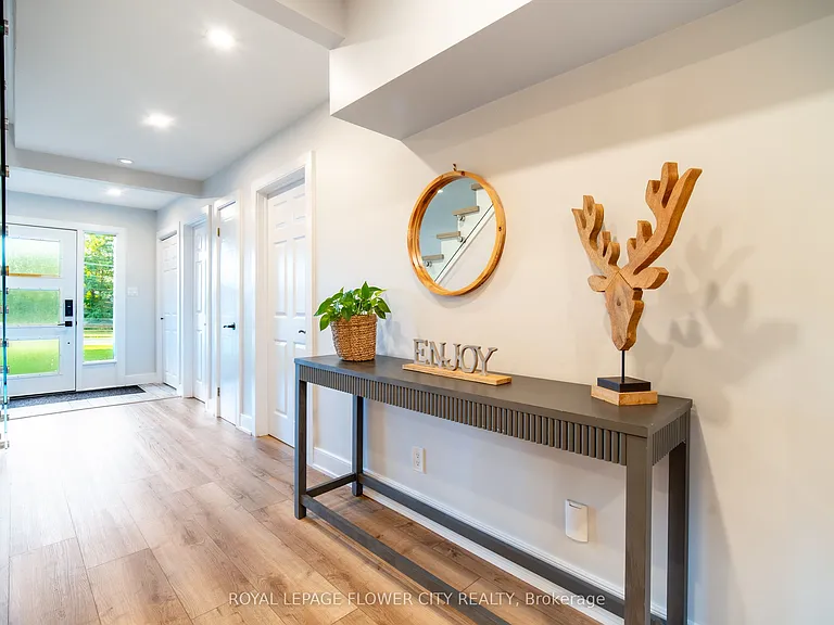 734 Mountain Rd — Photo 7
