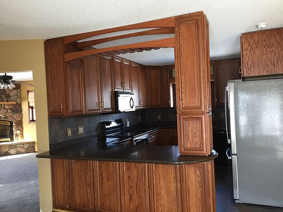 GRANITE COUNTERTOPS WITH BUI