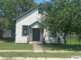 496 N 5th St, Raymondville, TX 78580