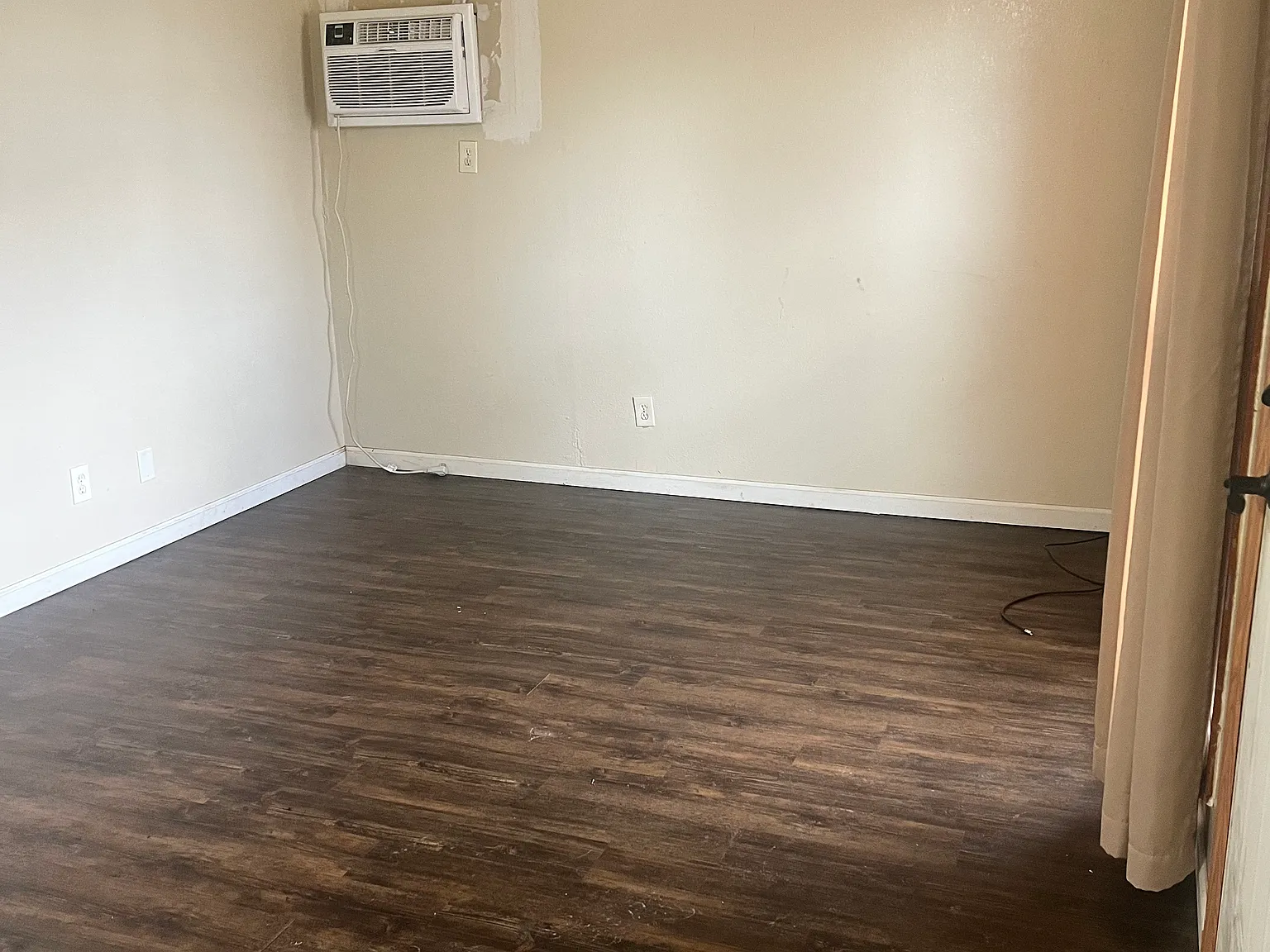 1015 Grant Ave — Photo 3
