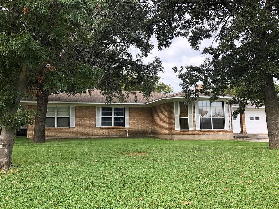 1st image of 322 Charlie Dr