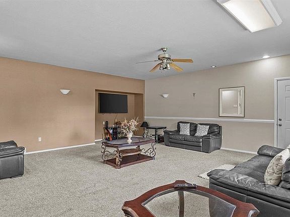 4th image of 630 Sparn Ct