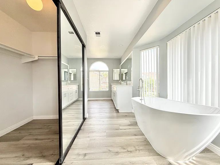 11739 Thomas Hayes Ln — Photo 9