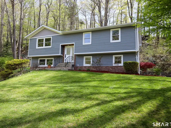 15 Wicks Manor Drive, Danbury, CT 06810