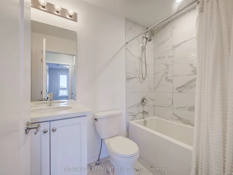 247 Burke St — Photo 25