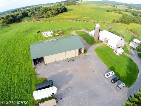 2224 Pleasant Valley Rd, Oakland, MD 21550