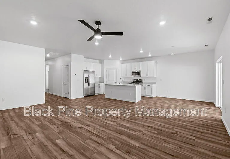 15307 Cloud Crest Ave — Photo 8