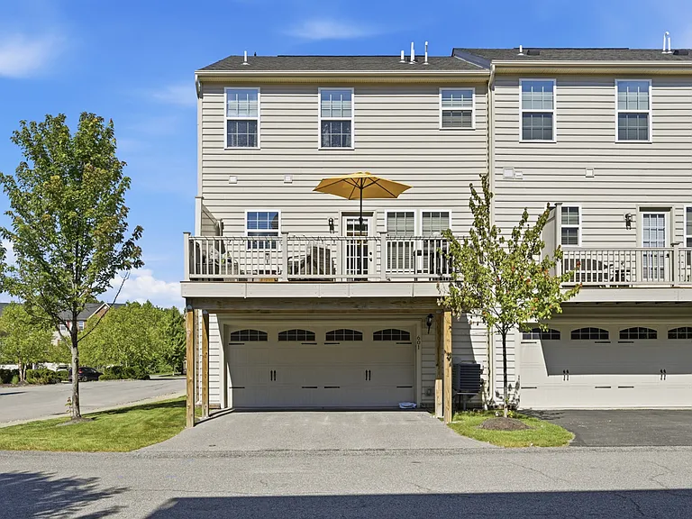 601 Pointe View Dr — Photo 36