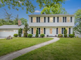 6S250 New Castle Rd, Naperville, IL 60540